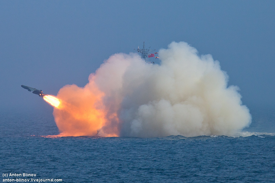 俄舰艇火力太猛导弹发射后舰体熏黑大半