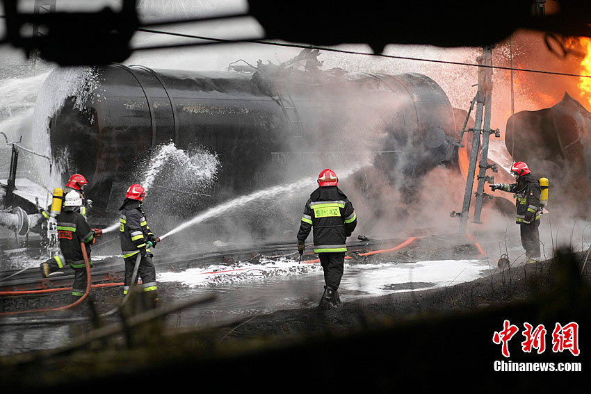 波兰发生火车油罐爆炸事故