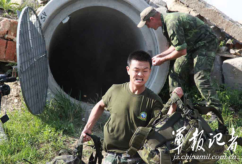 直击大学生士兵吴志辉的特战生涯1622