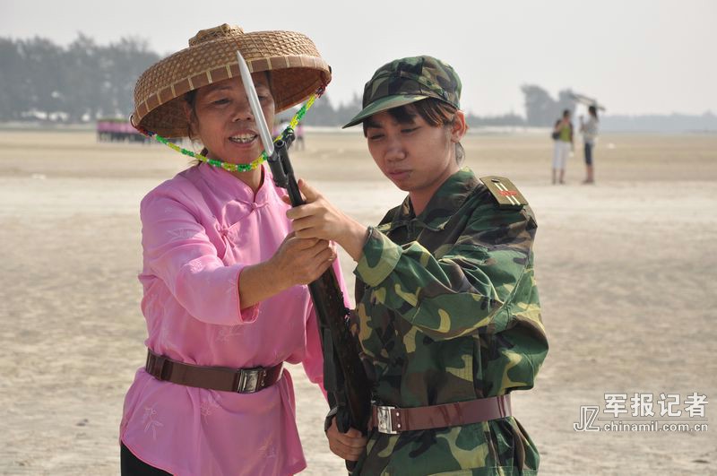 老年女民兵巡防海疆