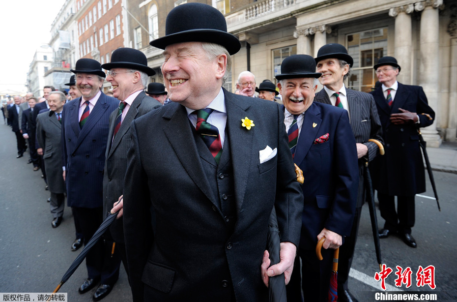 伦敦举行绅士大游行庆祝俱乐部成立150周年