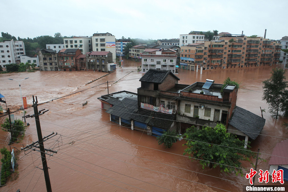 四川内江遭暴雨袭击受灾严重民房被淹