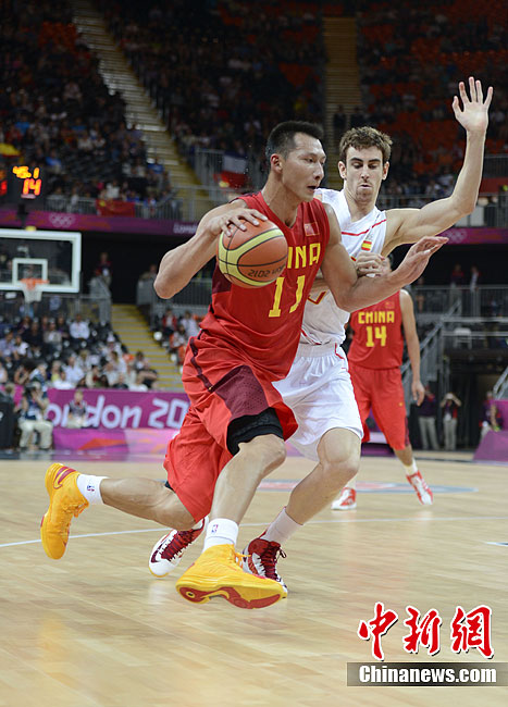 中国男篮不敌西班牙