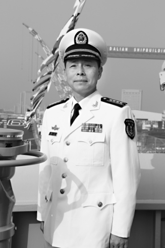 中国航母政委16岁加入海军入伍检查一波三折