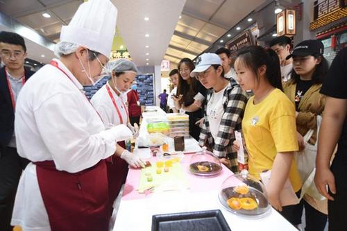 这个“非遗美食”用经典技艺弘扬传统美食文化