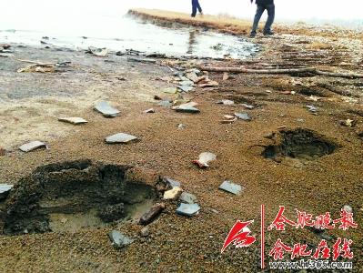 巢湖岸邊唐咀水下古城遺址遭尋寶人瘋狂挖掘圖