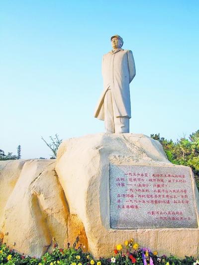 61岁毛泽东雷雨天游泳作词浪淘沙北戴河图