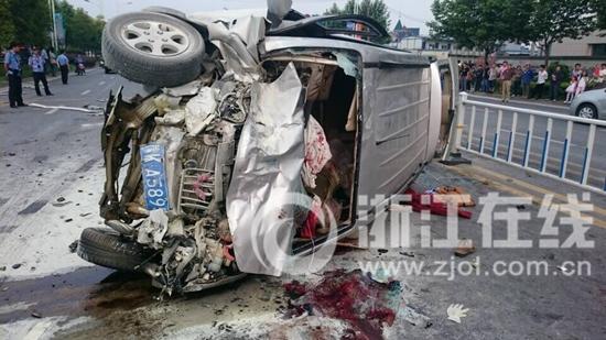 杭州一大巴车和面包车碰撞2人死亡15人受伤