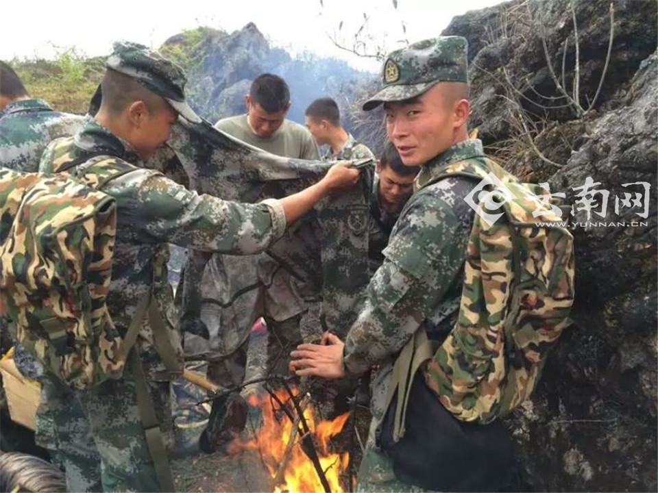 中越边境90后扫雷骨干牺牲为救战友不惜命图