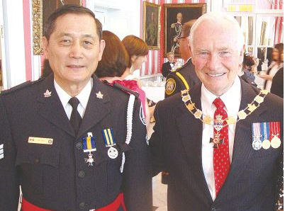 多伦多华裔探长获加拿大总督颁警察功绩勋章(图)——中新网