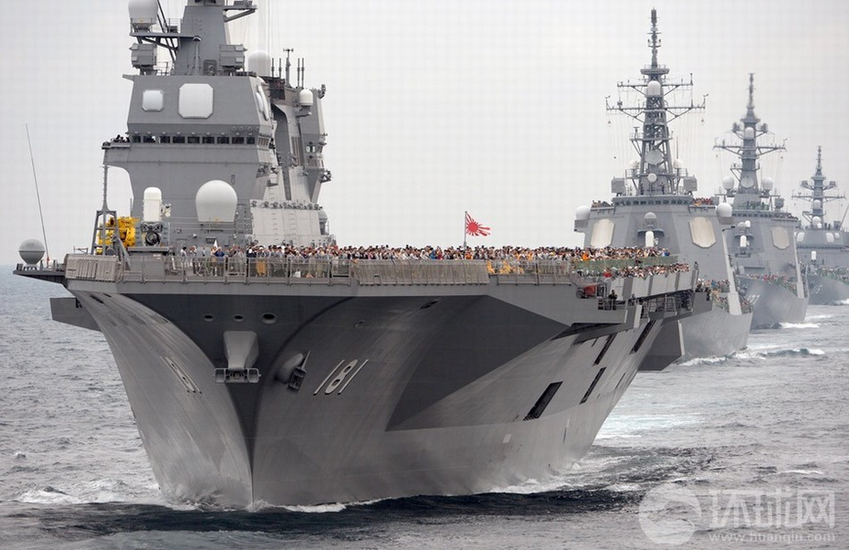 日本海上自卫队举行宏大规模观舰式