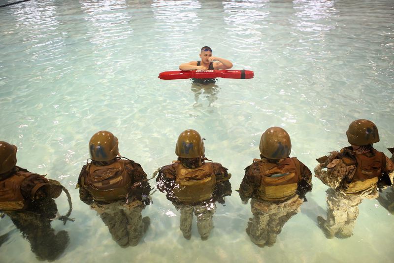 沒特殊待遇美國海軍陸戰隊女新兵訓練照曝光