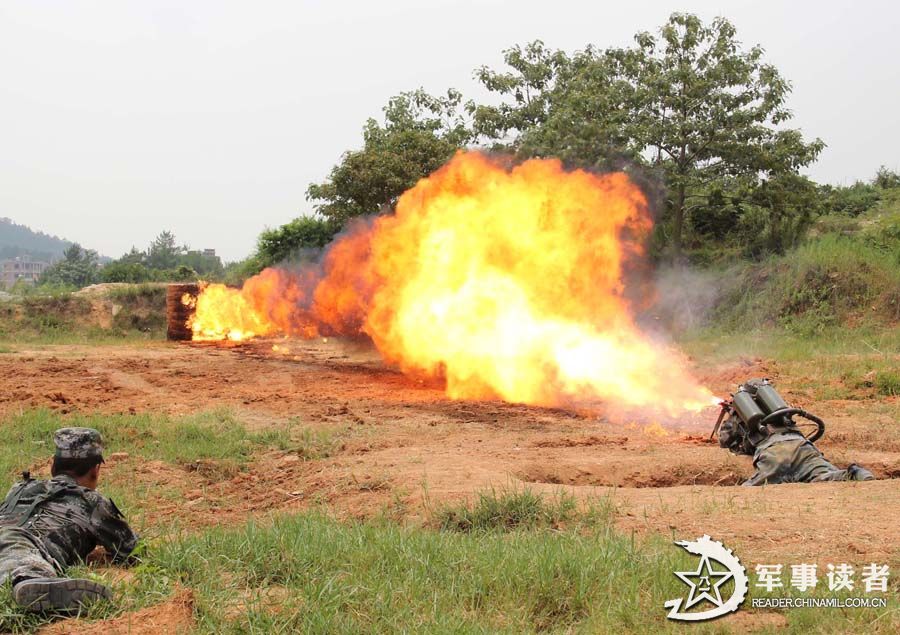 中国74式喷火器图片