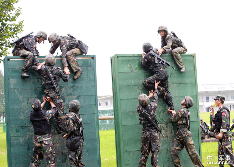 中国特种兵极限猎人训练曝光 教官很粗暴