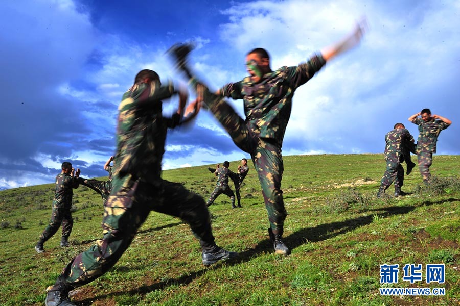 高原野狼:图片揭秘驻藏特种兵实战训练