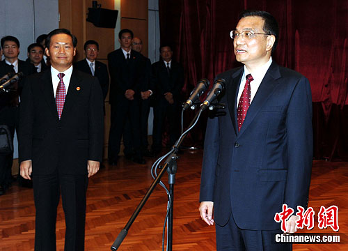 8月18日,中共中央政治局常委,国务院副总理李克强,在香港会见中央驻港