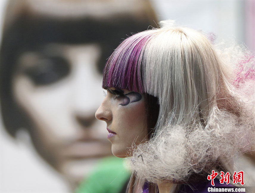 5/2011年2月9日,乌克兰,2011化妆美发冠军赛在基辅举行,众多化妆美发