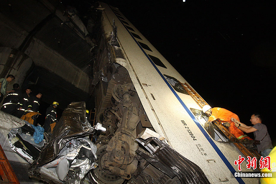 723甬温线特别重大铁路交通事故图片全记录