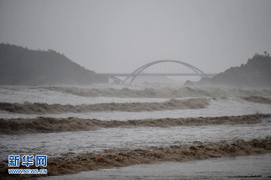 强台风布拉万造成舟山海域狂风暴雨