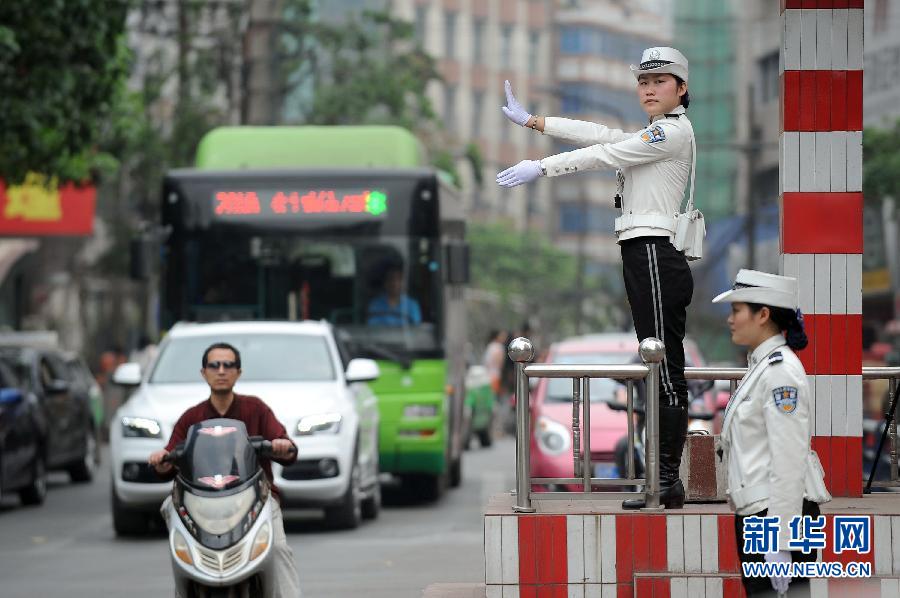 马靴 交警图片