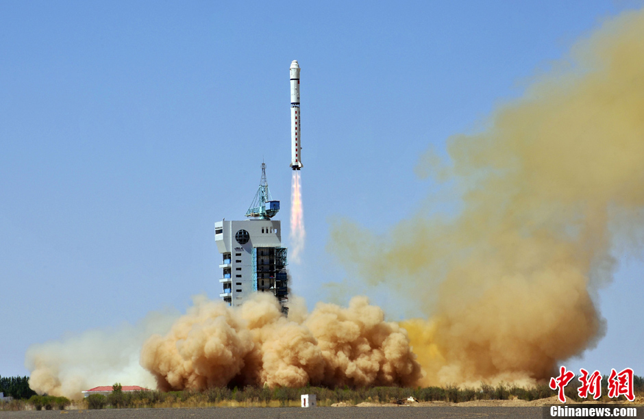 中国一箭多星成功发射高分一号等多枚卫星