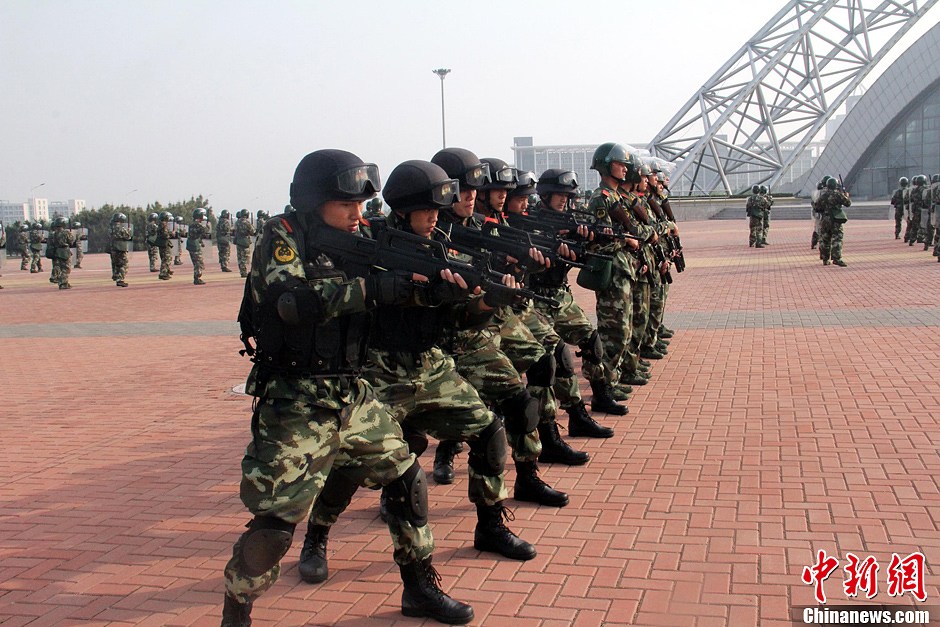 武警烟台支队实兵机动演练