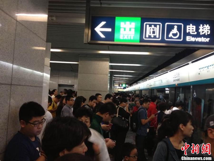北京地铁四号线早高峰发生故障部分乘客滞留